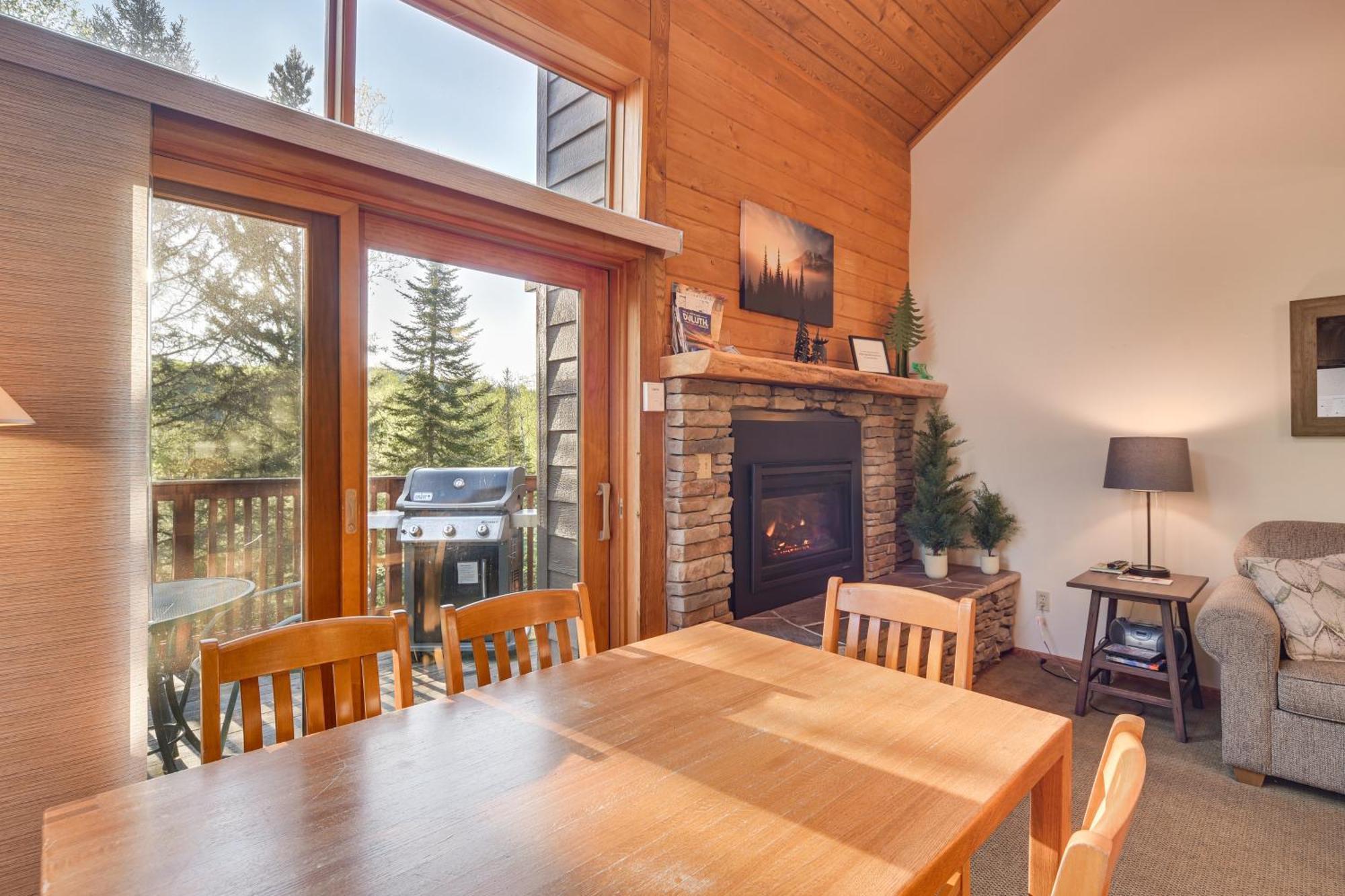 Cozy Alpine Escape Ski-Inandout At Lutsen Mtns Екстериор снимка